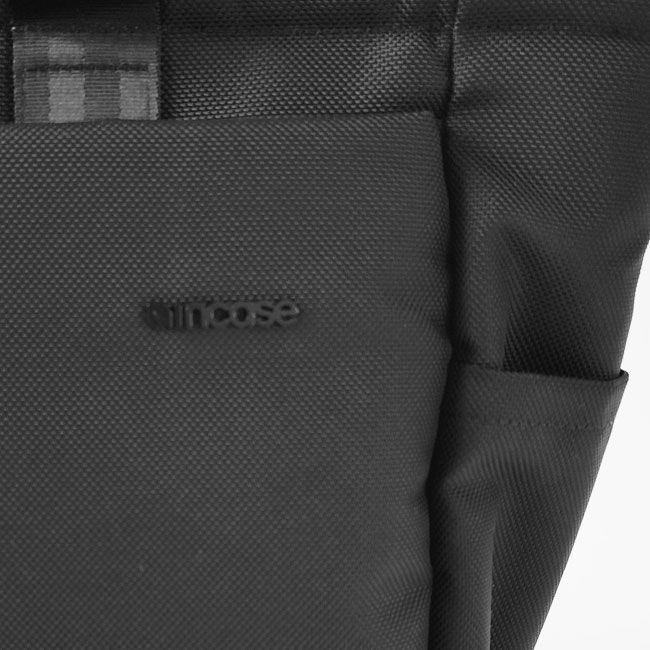 < Incase > Tracks Tote 22L / トートバッグ