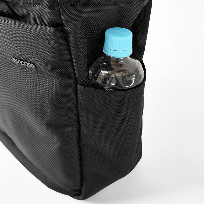 Incase > Tracks Tote 22L / トートバッグ | すべての商品 | J-pia Incase > Tracks Tote 22L / トートバッグ | すべての商品 | J-pia