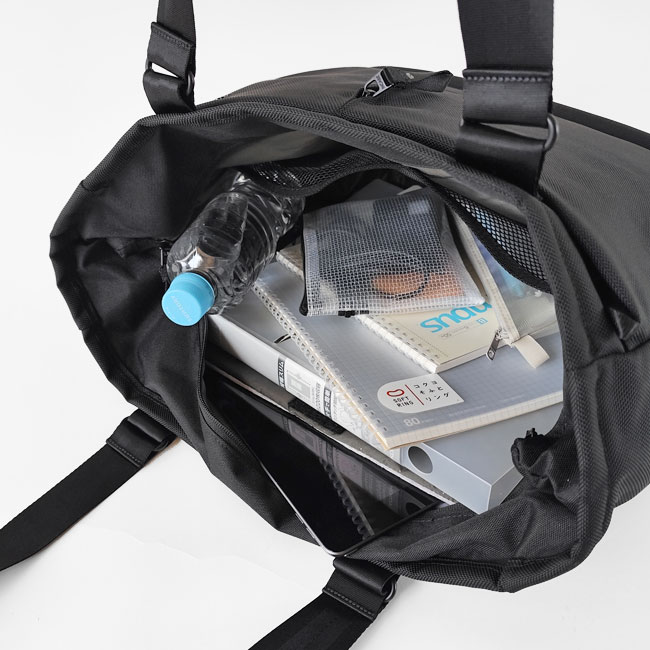 Incase > Tracks Tote 22L / トートバッグ | すべての商品 | J-pia