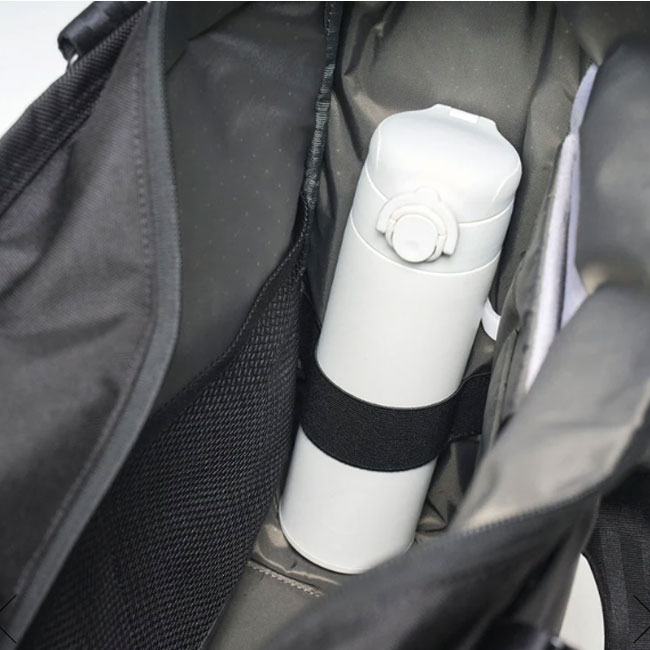 Incase > Tracks Tote 22L / トートバッグ | すべての商品 | J-pia
