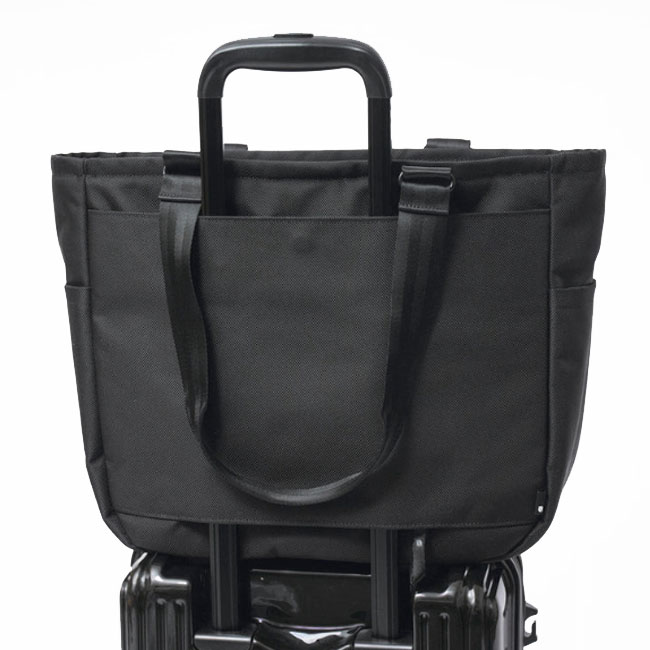 Incase > Tracks Tote 22L / トートバッグ | すべての商品 | J-pia