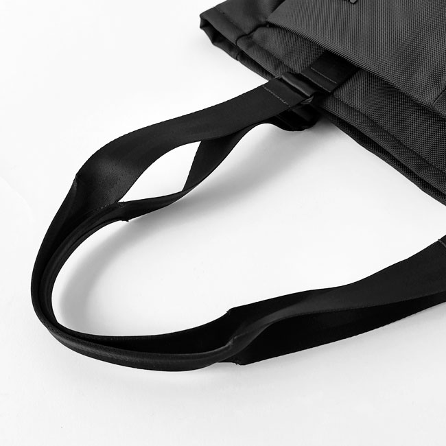 バッグ INCASE Tracks Tote / 22L - Black- Incase（インケース）公式通販 トラックス トート(Tracks Tote) 大容量