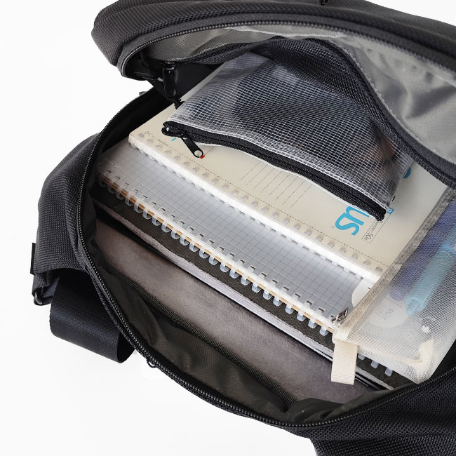 Incase > Tracks Sling 7L / スリングバッグ | BAG, BAG,SHOULDER | J-pia