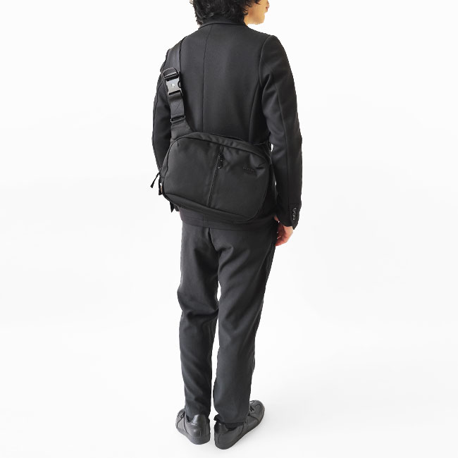 Incase > Tracks Sling 7L / スリングバッグ | BAG&WALLET, BAG