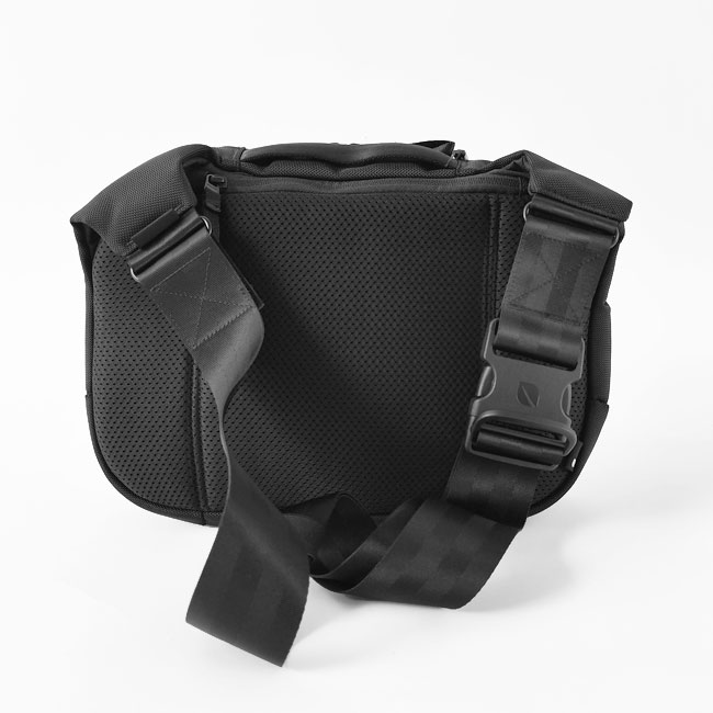 Incase > Tracks Sling 7L / スリングバッグ | BAG, BAG