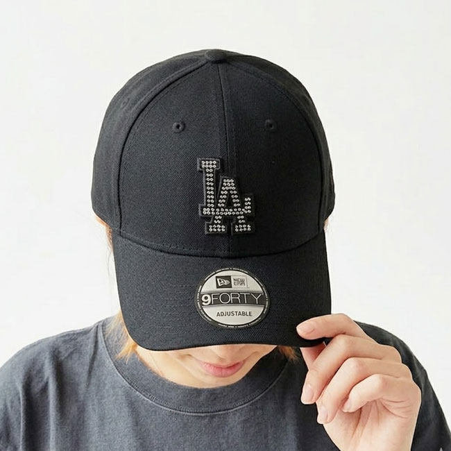 < NEWERA > ラインストーン キャップ