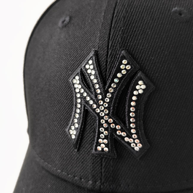 < NEWERA > ラインストーン キャップ