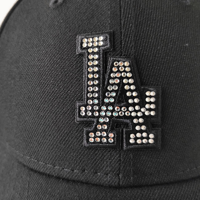 < NEWERA > ラインストーン キャップ