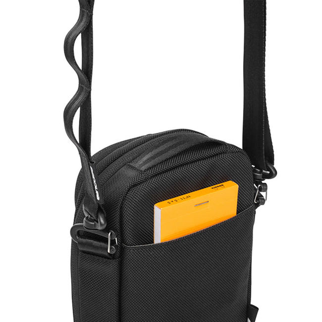 < Incase > ミニショルダーバッグ