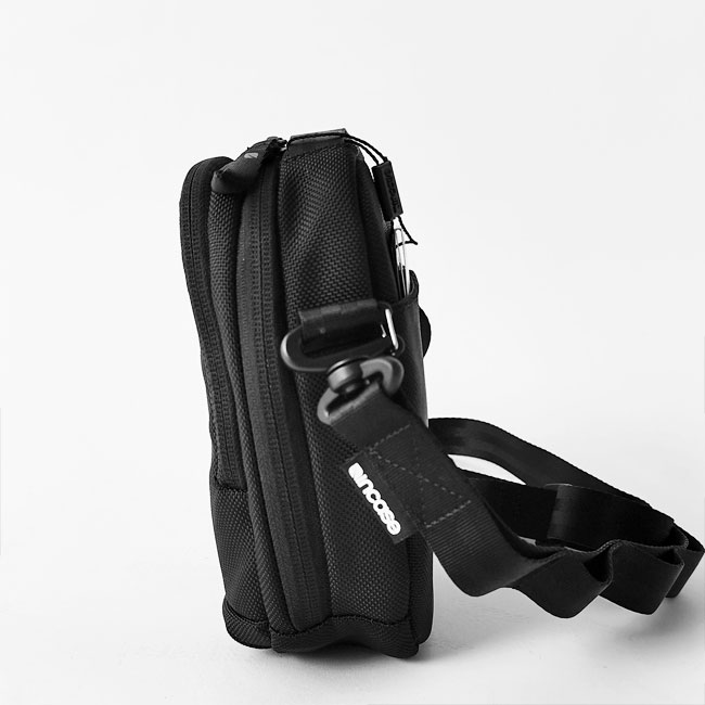 < Incase > ミニショルダーバッグ