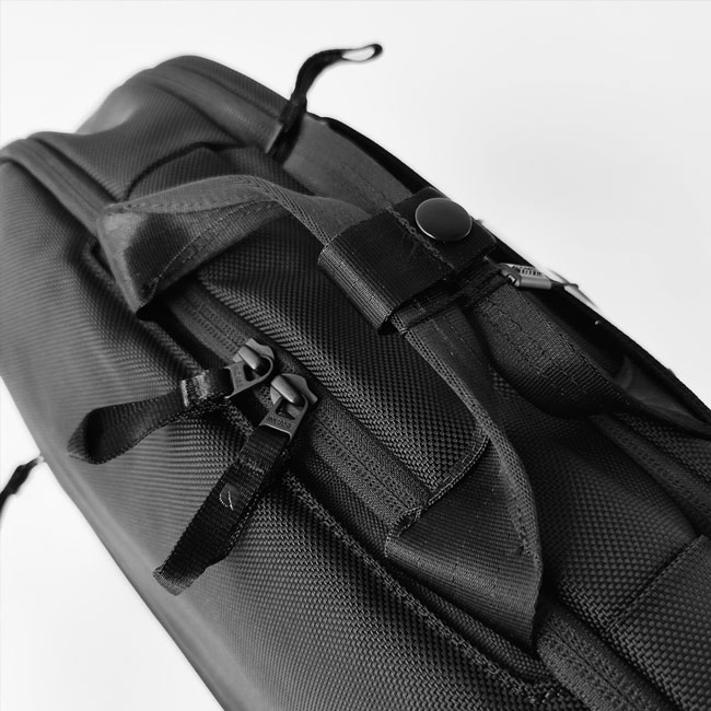 < Incase > 2WAYブリーフバッグ