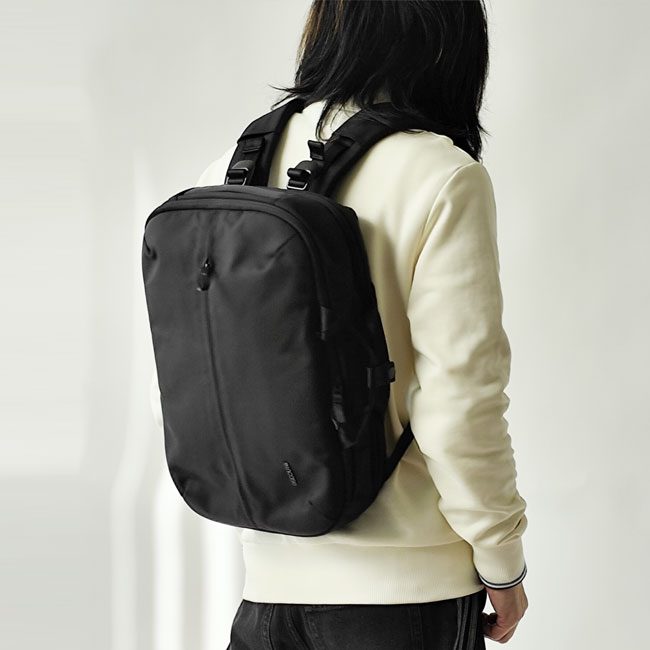 < Incase > 2WAYブリーフバッグ