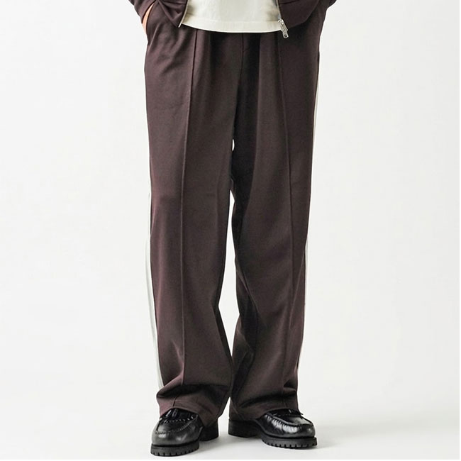 < FRED PERRY >トラックパンツ