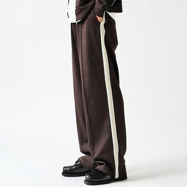 < FRED PERRY >トラックパンツ