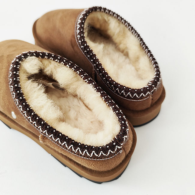 < EMU > Sharky Scuff / ムートンスリッポン