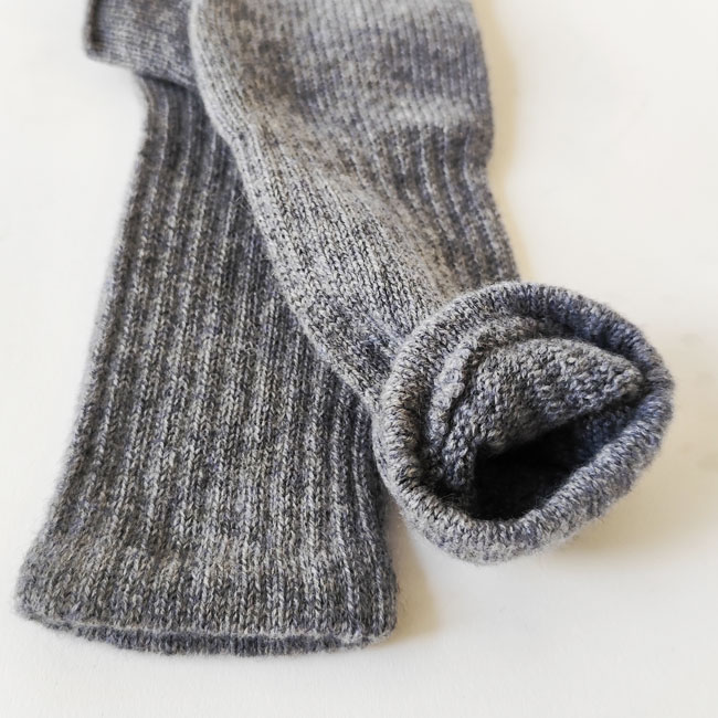 < WILLIAM BRUNTON > CASHMERE LONG HAND WARMER / カシミア ロング ハンドウォーマー