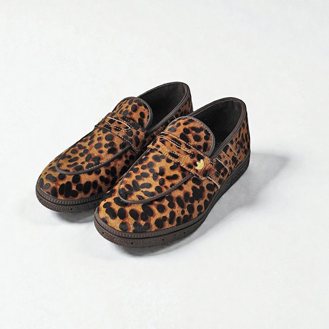 < adidas > スニーカーローファー