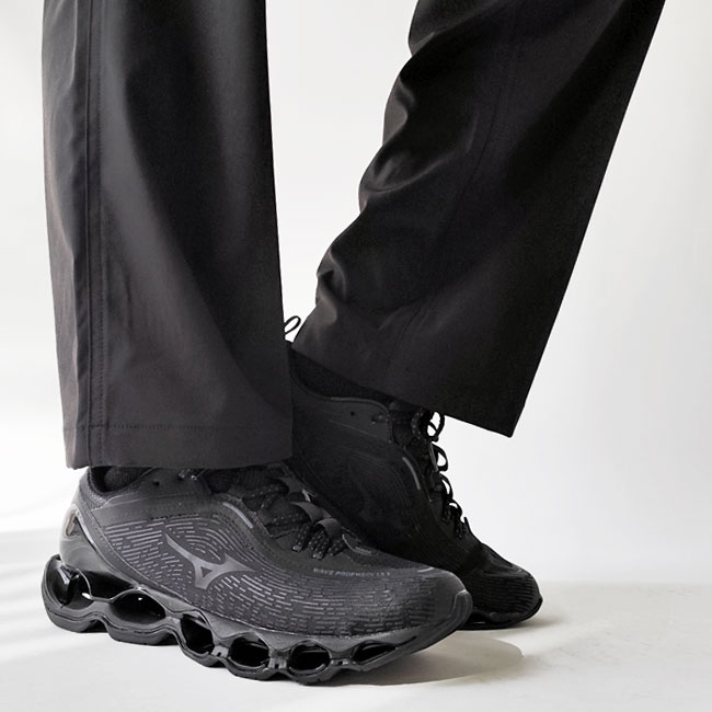 < MIZUNO > ウエーブ プロフェシー スニーカー