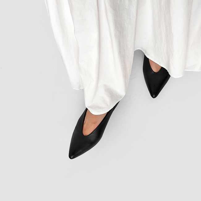 < REMME > ポインテッドパンプス
