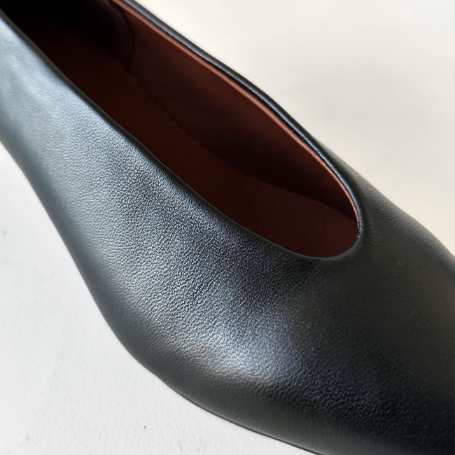 < REMME > ポインテッドパンプス