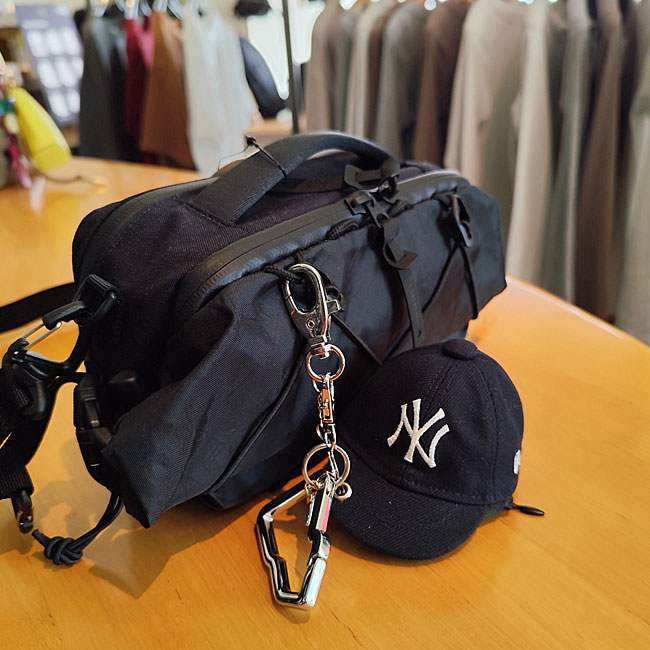 < NEW ERA > ミニキャップ イヤホンケース 