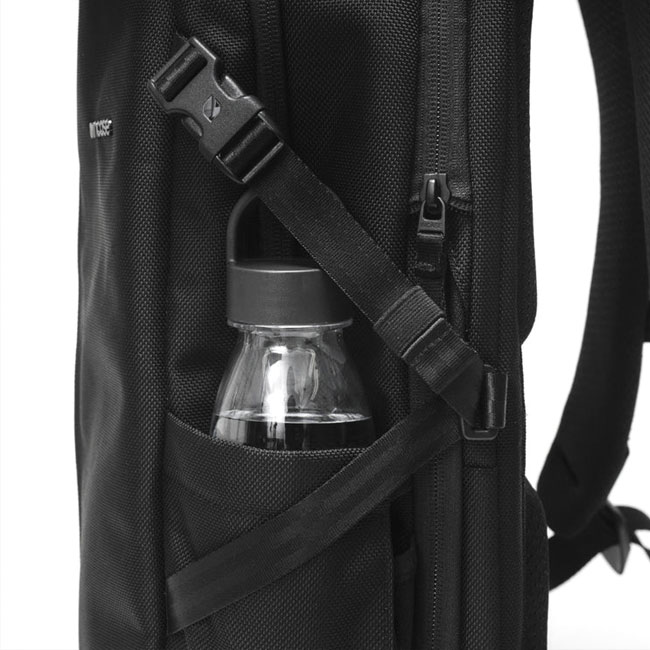< Incase > Tracks Expansion Backpack 21L-27L  / バックパック