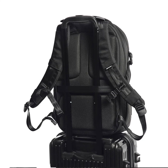 < Incase > Tracks Expansion Backpack 21L-27L  / バックパック