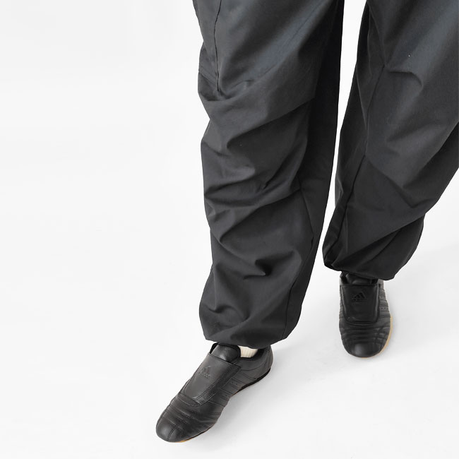 < adidas > TAEKWONDO W / スニーカー