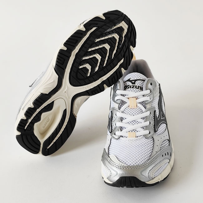 MIZUNO > MXR / スニーカー オフホワイト×ダークグレー
