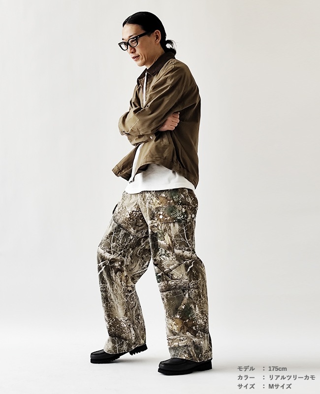 < NEW ERA > カモ カーゴパンツ