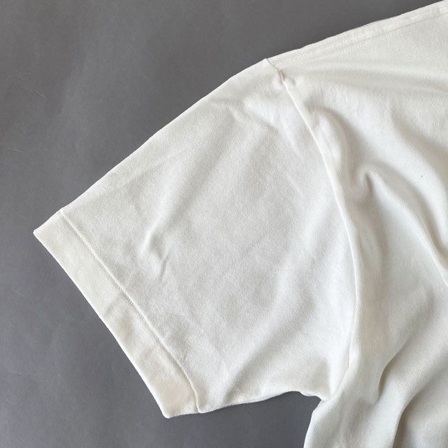 < Hanes > T-SHIRTS SHIRO / Tシャツ