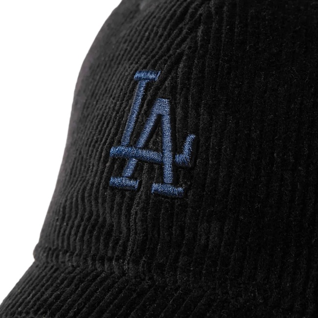 < NEW ERA > コーデュロイ キャップ