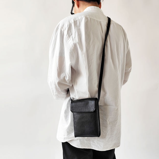 < aniary >ショルダーバッグ