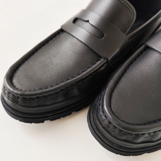 < HUNTER > REFINED EMBOSSED LOGO LEATHER LOAFER/ ローファー
