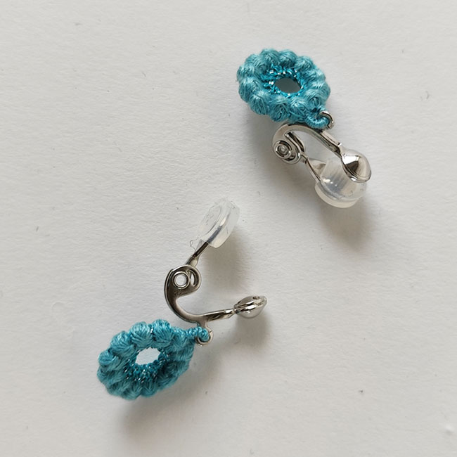 < 000 TRIPLE O > ミニフラワー/ ピアス / イヤリング