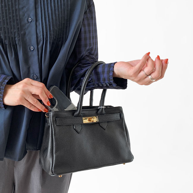 < AULENTTI > ミニレザー バッグ