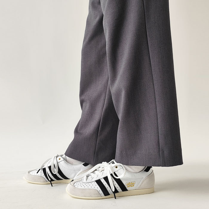 < adidas > JAPAN / スニーカー