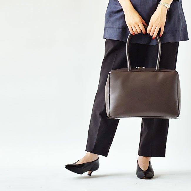 < The Bagmati > スクエアレザートートバッグ