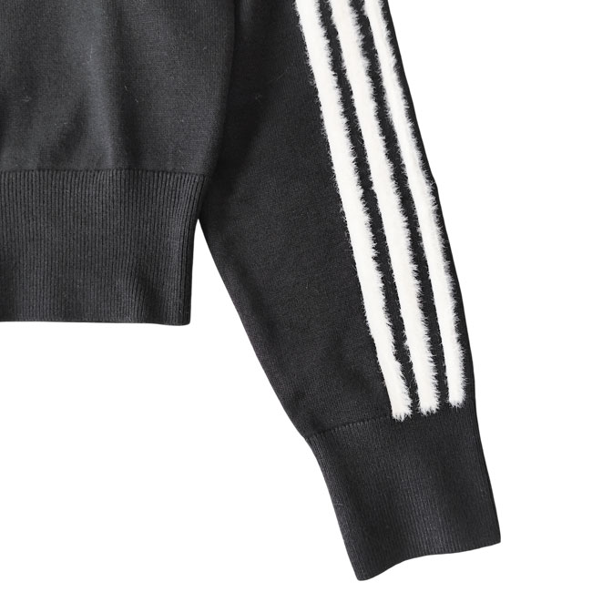 < adidas > ニット トラックトップ