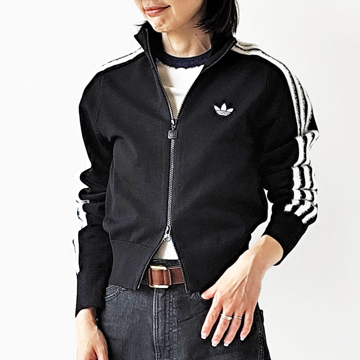 < adidas > ニット トラックトップ
