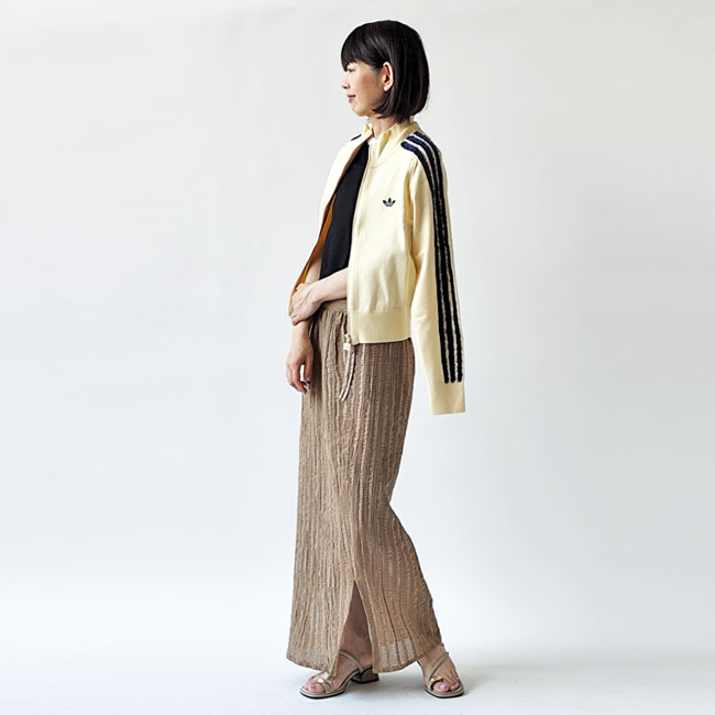 < adidas > ニット トラックトップ