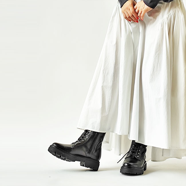 < ENESS > LACEUP BOOTS