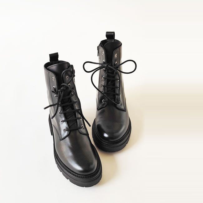 < ENESS > LACEUP BOOTS