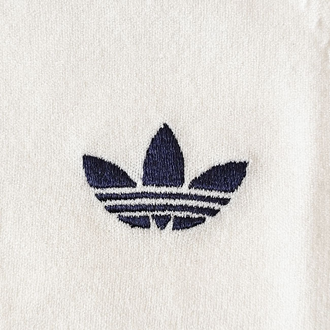 < adidas > ニット Tシャツ