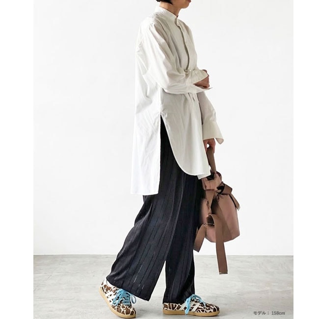 < adidas > サンバ　スニーカー