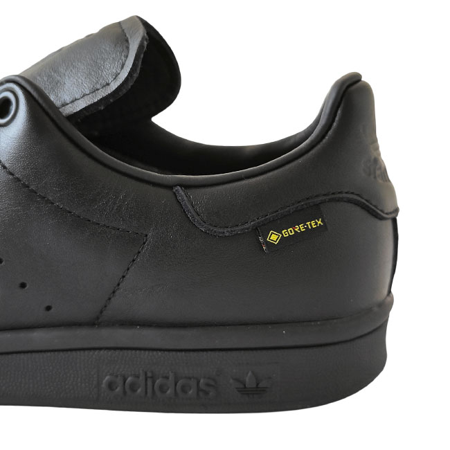 < adidas > スタンスミス ゴアテックス