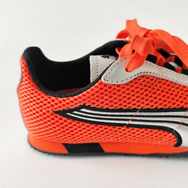 < puma > メッシュスニーカー