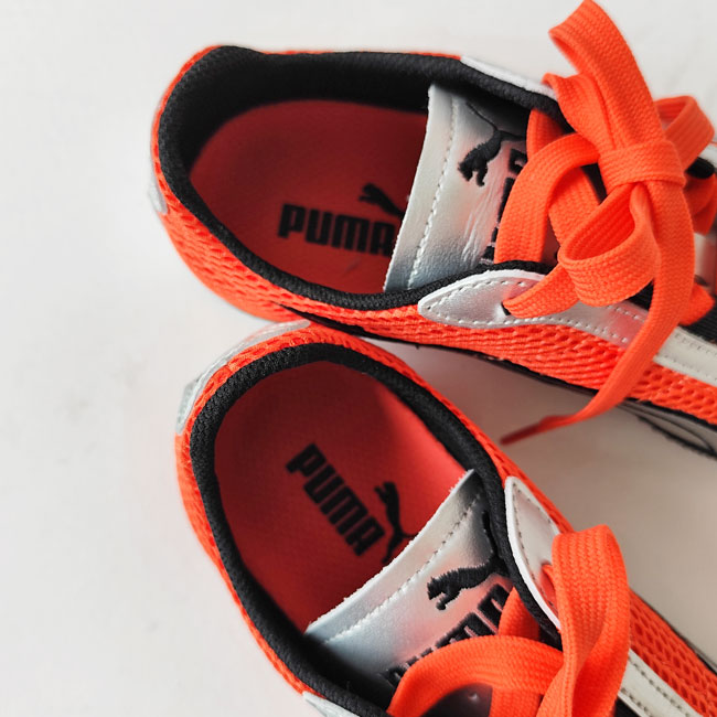 < puma > メッシュスニーカー