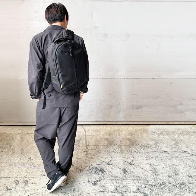 Incase > Tracks Backpack 18L / バックパック | すべての商品 | J-pia