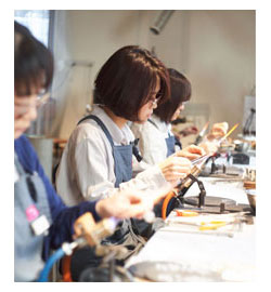 < HARIO Lampwork Factory >  イヤーカフ